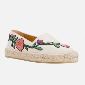 Gucci Pilar leather espadrille with embroidered flowers